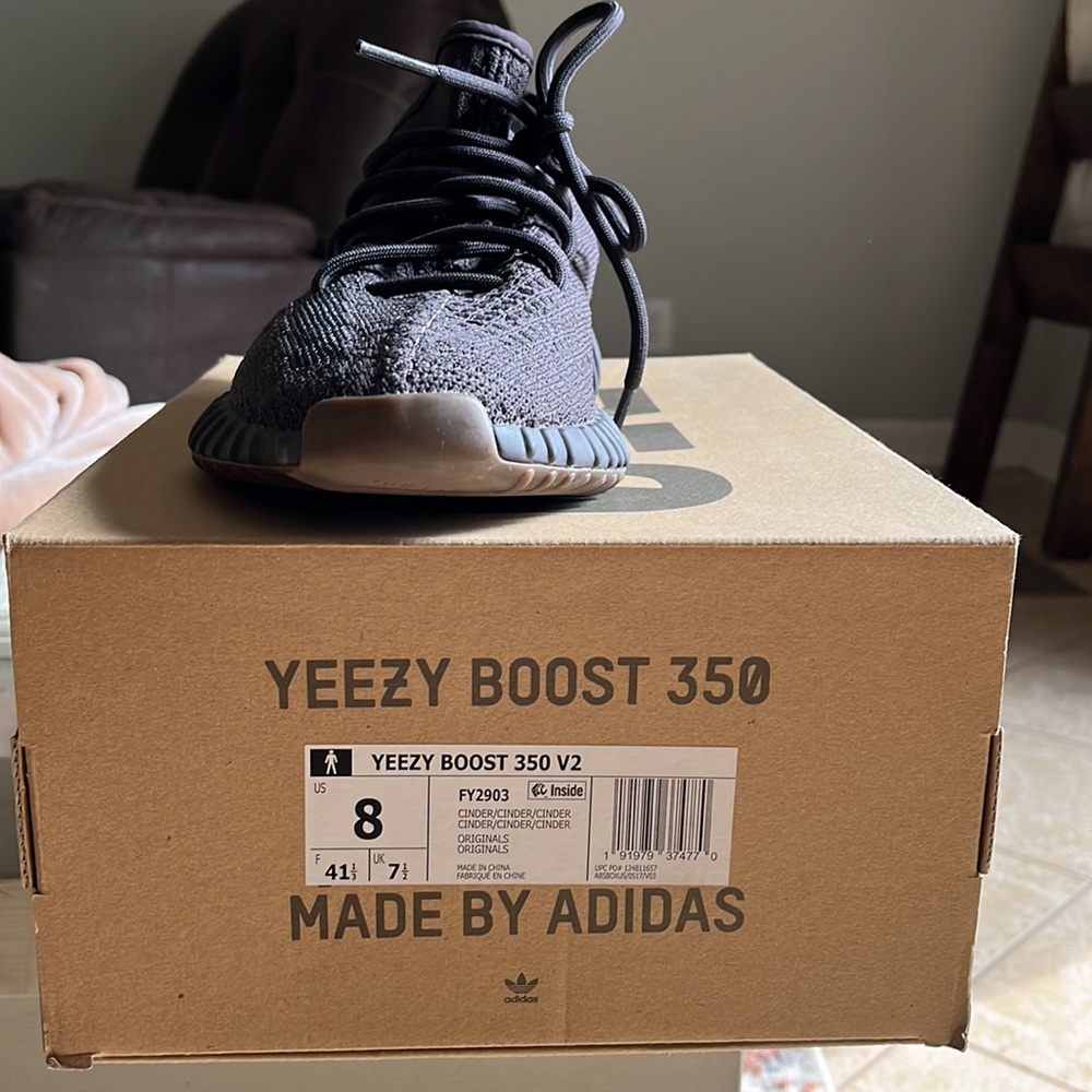 Yeezy Boost 350, Size 8 MENS - Picture 5 of 5